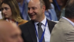 MILAN ĐURIĆ ČESTITAO VUČEVIĆU NA NOVOJ VELIKOJ FUNKCIJI Verujem da će posvećeno, odgovorno i sa velikim trudom voditi stranku