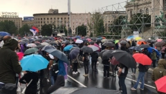 OPOZICIJA BEZ SRAMA Deca pobijena, a njima je protest "hepening za lepe devojke i zdrave momke!" (VIDEO)