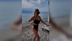 NATAŠA BEKVALAC SE SKINULA U KUPAĆI I ZAPALILA DRUŠTVENE MREŽE! Srpska barbika pokazala izvajanu figuru, komentari se samo nižu! (FOTO)