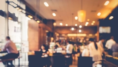 DRUŠTVO PILO CELO VEČE, A ONDA STIGAO RAČUN Petar nije mogao da veruje koliko treba da plate