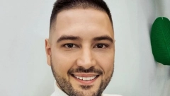 "TO JE NAJBOLNIJE ŠTO SAM RADIO" Pevač priznao sve o estetskim korekcijama, pa otkrio: Volim da dorađujem fotke izgledam lepše!