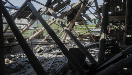 STRAŠNE SLIKE RATNIH RAZARANJA Evo kako izgleda Kijev dan posle najvećeg vazdušnog napada od početka konflikta (FOTO)