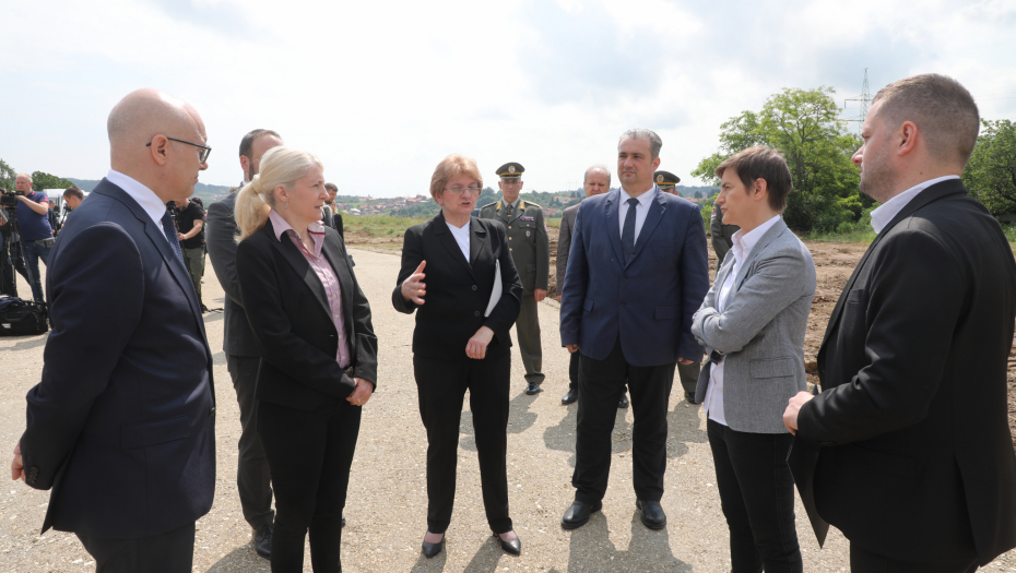 POČELI PRIPREMNI RADOVI NA IZGRADNJI OBJEKTA U OKVIRU KAMPUSA BIO 4 Vučević: Od strateškog značaja za dalji razvoj Srbije (FOTO)