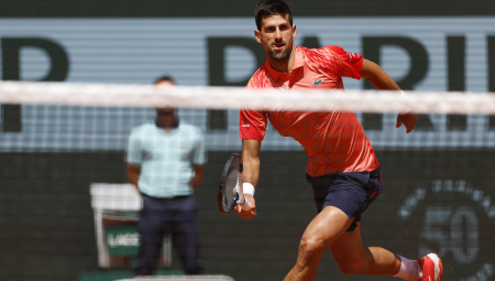 ĐOKOVIĆ UZ MANJE OSCILACIJE DO DRUGOG KOLA ROLAN GAROSA Novak pobedom protiv Amerikanca srpskog porekla započeo pohod na istorijsku titulu