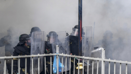 ŠEŠELJ O DRAMI U ZVEČANU KFOR otvoreno asistirao albanskim teroristima u maltretiranju Srba