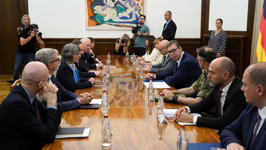 Vučić se sastao sa ambasadorima zemalja Kvinte i šefom delegacije EU (FOTO)