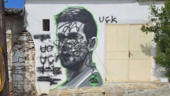ZBOG PODRŠKE SRBIMA I KOSOVU Uništen mural Novaka Đokovića u Orahovcu (FOTO)
