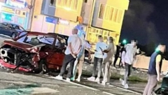 U STRAVIČNOM SUDARU U BIJELJINI POGINULA JEDNA OSOBA Krš i lom na ulici, auta smrskana (FOTO)