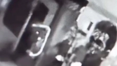DA LI ĆE NEKO REAGOVATI? Mučki: Evo kako je uništen mural Novaku Đokoviću (VIDEO)