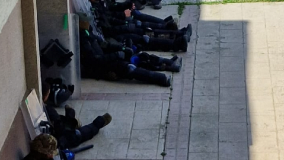PRIPADNICI Kfor-a RADE SVE OSIM SVOG POSLA Umesto da štite Srbe od terorista, mokre po ulicama i spavaju po budžacima (FOTO)