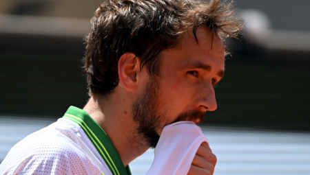 RUS RASKRINKAO ORGANIZATORE Medvedev otkrio veliku zaveru Rolan Garosa, evo čega Novak mora da se pazi