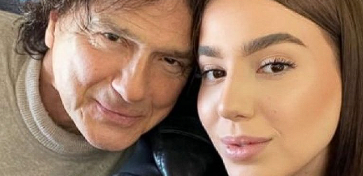 ĆERKA ZDRAVKA ČOLIĆA  POKAZALA BUJNO POPRSJE Una u nikad vrelijem izdanju, raspametila fotografijom, grudi na izvol'te!