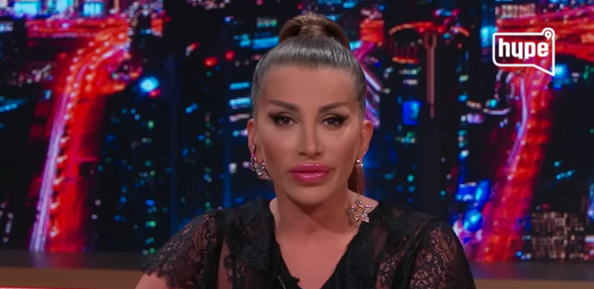 ISPLIVALA FOTKA NOVOG DEČKA DALILE DRAGOJEVIĆ Uhvaćeni u noćnom provodu kako razmenjuju nežnosti, nisu mogli da se obuzdaju (FOTO)