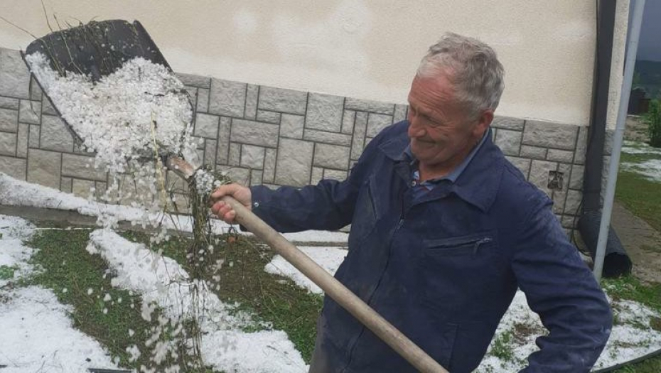 ŽESTOKO NEVREME U UŽICU Grad razorio okolna mesta, malinjaci uništen - vanredna situacija u Požegi! (FOTO/VIDEO)