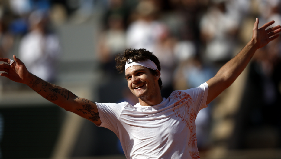 NAJVEĆA SENZACIJA ROLAN GAROSA Izbacio Medvedeva, pa dobio pitanje koje ga je izludelo