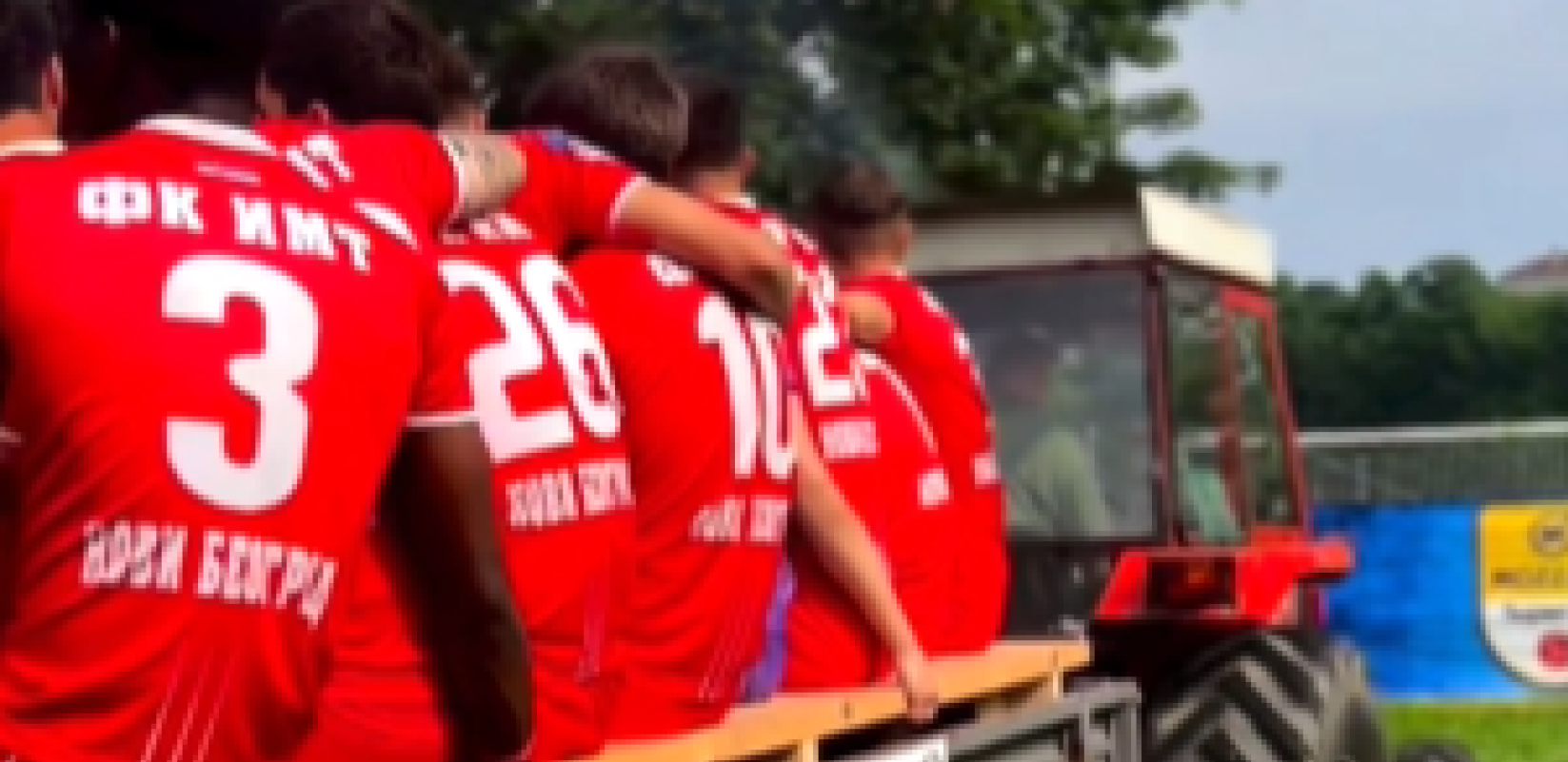 TRAKTOROM U SUPERLIGU SRBIJE IMT na urnebesan način predstavio ulazak u elitu (VIDEO)