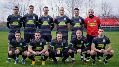 LOPTE LETE KO RAKETE Potvrđen plasman u viši rang, devet komada u mreži Crvene zvezde!