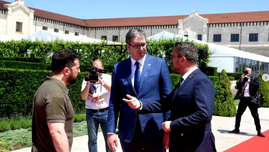 KRATAK I DOBAR RAZGOVOR Predsednik Vučić se sastao sa Zelenskim