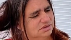 FRIZERKA UVELA U SALON UPLAKANU I ZAPUŠTENU ŽENU Hiljade ljudi komentariše neverovatnu promenu - "Ovo je druga osoba"