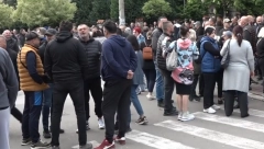 RUŠI SE KURTIJEVA LISTA ZA ODSTREL Srbi ne odustaju od svojih zahteva, najmasovniji skup do sada (FOTO/VIDEO)