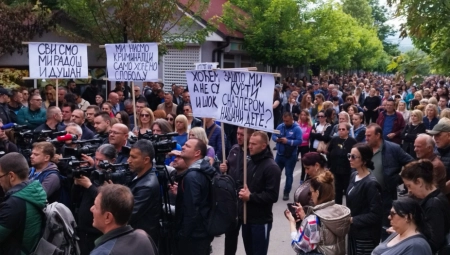 ZA BRAĆU RADOŠA I DUŠANA Danas miran protest ispred zgrade opštine Zvečan