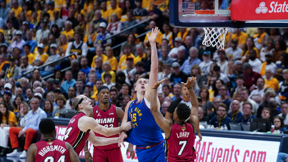 JOKIĆ ODUŠEVIO PORODICU VILTA ČEMBERLENA Ne bi mu smetalo što je Nikola oborio njegov rekord, bio bi oduševljen