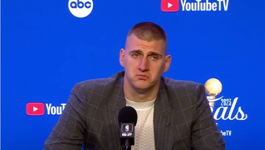 "BIO SAM U BEOGRADU NA KALEMEGDANU" Američki novinar pokušao da se dodvori Srbinu, ovakvu reakciju Jokića nije očekivao (VIDEO)