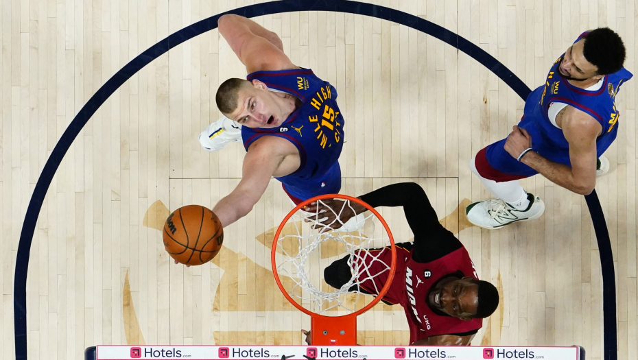 OGLASIO SE GLAVNI ČOVEK NBA LIGE Uputio jake reči Srbinu: Evo kako je opisao Nikolu Jokića