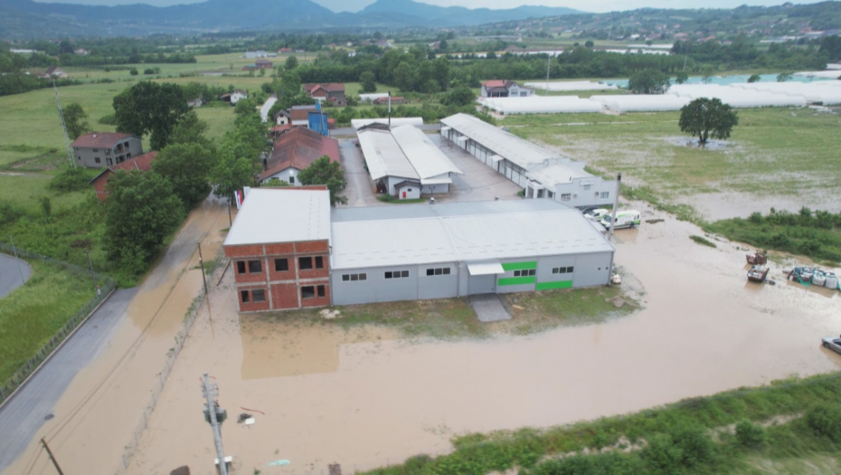 ČAČANI SE BORILI S BUJICOM CELU NOĆ Velika količina padavina sručila se na teritoriju koja tek sanira štetu od prošlonedeljnih poplava