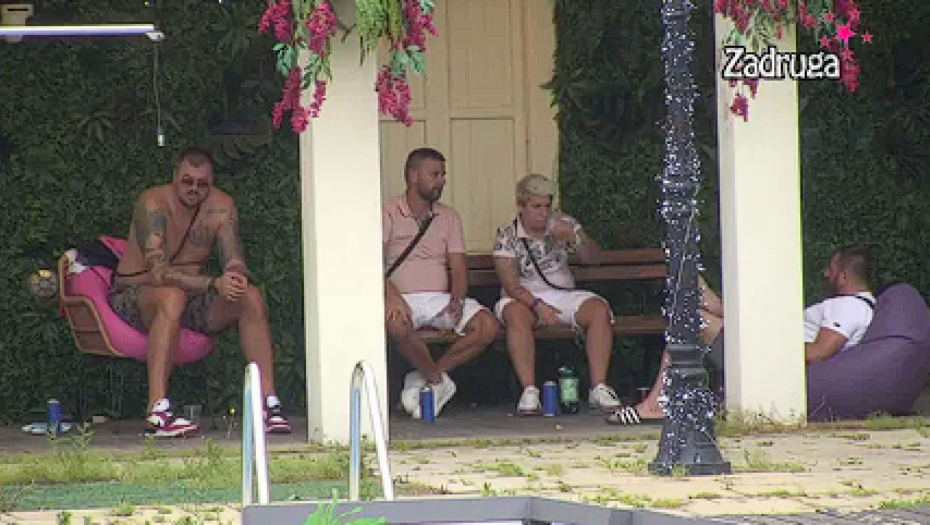 NE MOŽE VIŠE DA ĆUTI Mikica odlučio da progovori o brutalnoj akciji Zorice Marković kojoj je prisustvovao