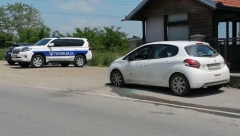 OGLASILI SE IZ RESTORANA NA ZVEZDARI GDE JE BAČENA BOMBA "U šoku smo, tri automobila su potpuno izbušili geleri"