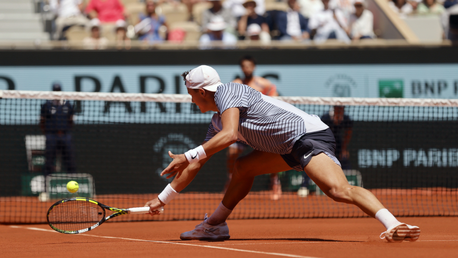 NOVAKOV DŽELAT "GAZI" Jedan od favorita iz senke ubedljivom pobedom prošao u osminu finala Rolan Garosa