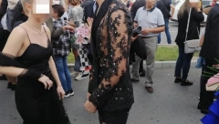 GDE SI NABAVIO ODELO Zbog maturanta iz Kruševca gore mreže, stajling "greh njegove majke"