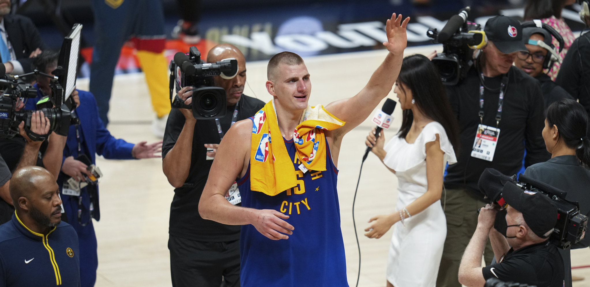 OVO JE MALO JEZIVO Nikola Jokić nije jedini Džoker na finalu (VIDEO)