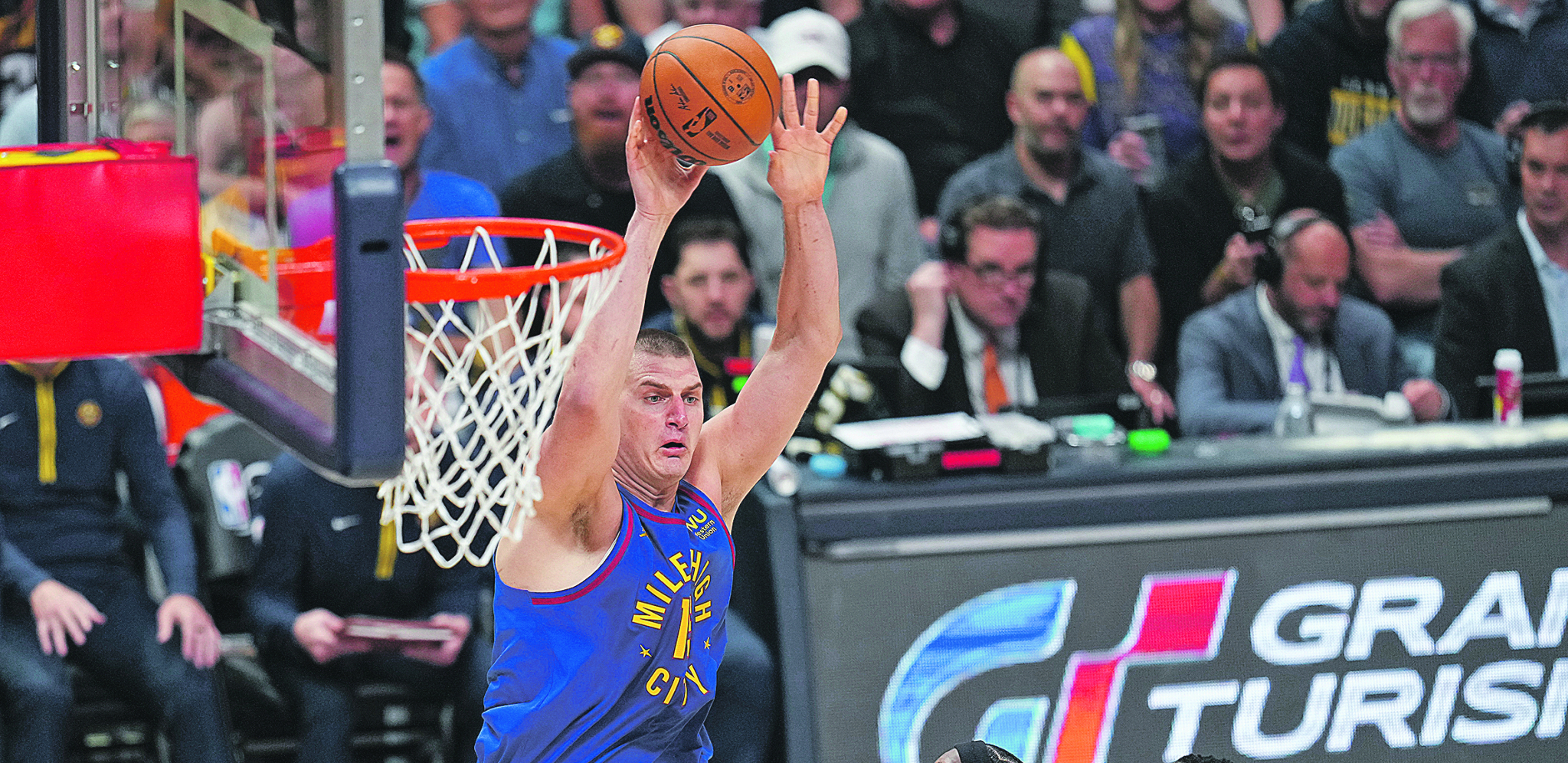 SAIGRAČ ODBRANIO SRBINA Ameri zbog jednog detalja napali Nikolu Jokića posle utakmice