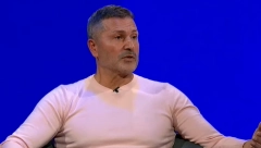 ĐOLE ĐOGANI POKAZAO IZVAJANO TELO U 64. GODINI! Fotke napravile haos, a tek kad vidite trbušnjake