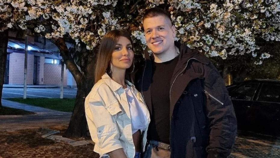 JELENA RADANOVIĆ OTVORILA DUŠU O SINU KOJI IMA AUTIZAM Otkrila i u kakvom je odnosu sa Slobom, prošla kroz veliku bol i težak put!