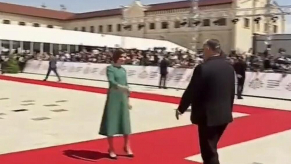 ORBAN STAJAO ZBUNJEN PRED KAMERAMA Nepristojan potez Maje Sandu zapalio mreže (VIDEO)
