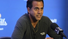 TO JE SMEŠNO... Trener Majamija se zbog pitanja o Jokiću uhvatio za glavu, pa sa konferencije izleteo kao furija