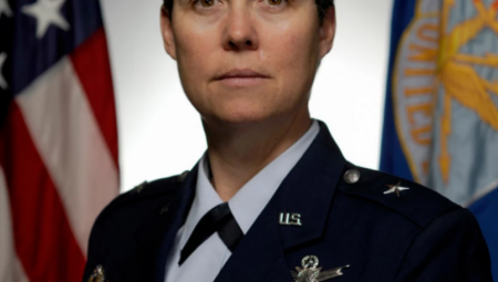 SRPKINJA NAJMOĆNIJA ŽENA U AMERIČKOJ VOJSCI Tereza Đurić, general Američkog ratnog vazduhoplovstva