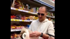 KAD ŽENA POŠALJE MUŽA U KUPOVINU MORA DA MU "NACRTA": A ova gospođa je "prešla igricu"