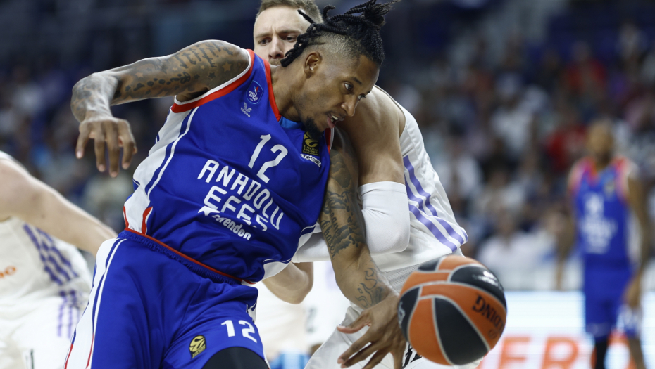 KAKVA LUDNICA U TURSKOJ Efes na čudesan način slavio protiv Fenera (VIDEO)