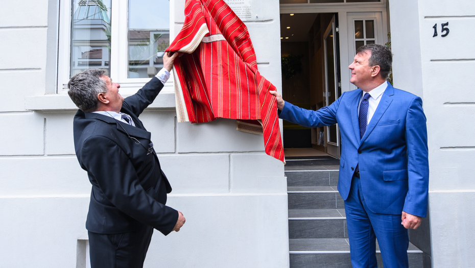 Mirović otvorio rekonstruisani objekat Zavoda za kulturu vojvođanskih Rusina (FOTO)