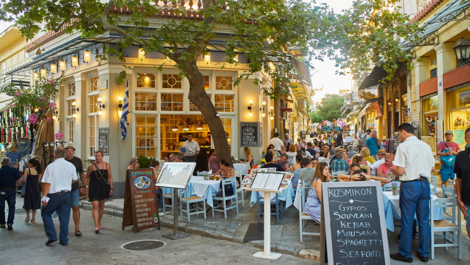"NAJBOLJE DA SE ZATVORIMO U ČETIRI ZIDA" Muškarac pobesneo zbog DECE u restoranu, na društvenim mrežama nastao pravi HAOS
