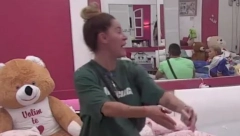 SRAM VAS BILO! Ana Ćurčić podivljala na cimere, van sebe vrišti po "beloj kući"