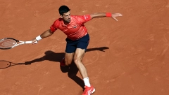 POTPUNA LUDNICA ZBOG ĐOKOVIĆA Novak sa sinom trenira pred finale (FOTO)