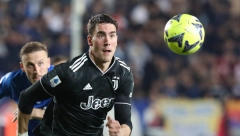 VLAHOVIĆ SE SELI U MADRID? Srpski napadač dobio ponudu koju (ne)će moći da odbije