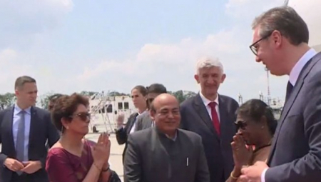 VUČIĆ DOČEKAO PREDSEDNICU INDIJE Droupadi Murmu u dvodnevnoj poseti Srbiji (VIDEO)