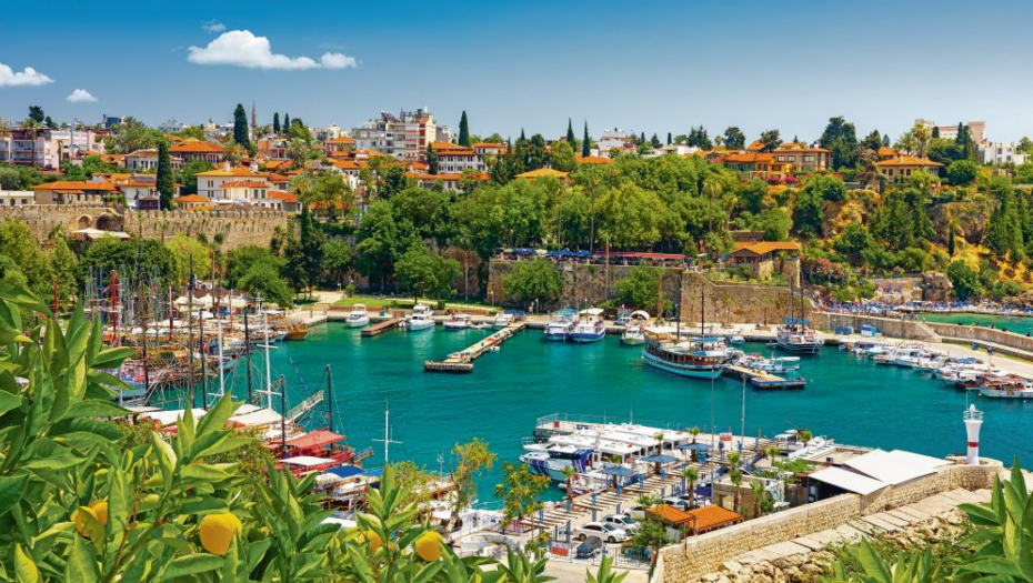 Za letovanje u Antaliji četvoročlanoj porodici treba 5.000 evra: Turska skuplja od Maldiva!