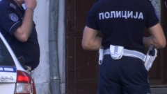 JEZIVO NASILJE KOD OBRENOVCA Četvoročlana banda pretukla ženu, ukrala zlatni nakit i oružje